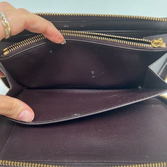 LOUIS VUITTON Amarante Zippy Monogram Vernis Leather Wallet - Picture 9 of 10